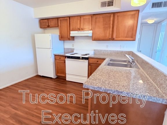 2nd image of 660 S Tucson Blvd APT 214