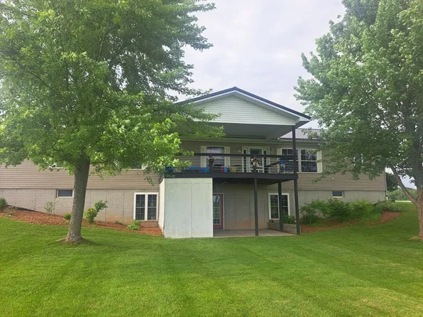 305 E Coleman Rd, Clare, MI 48617