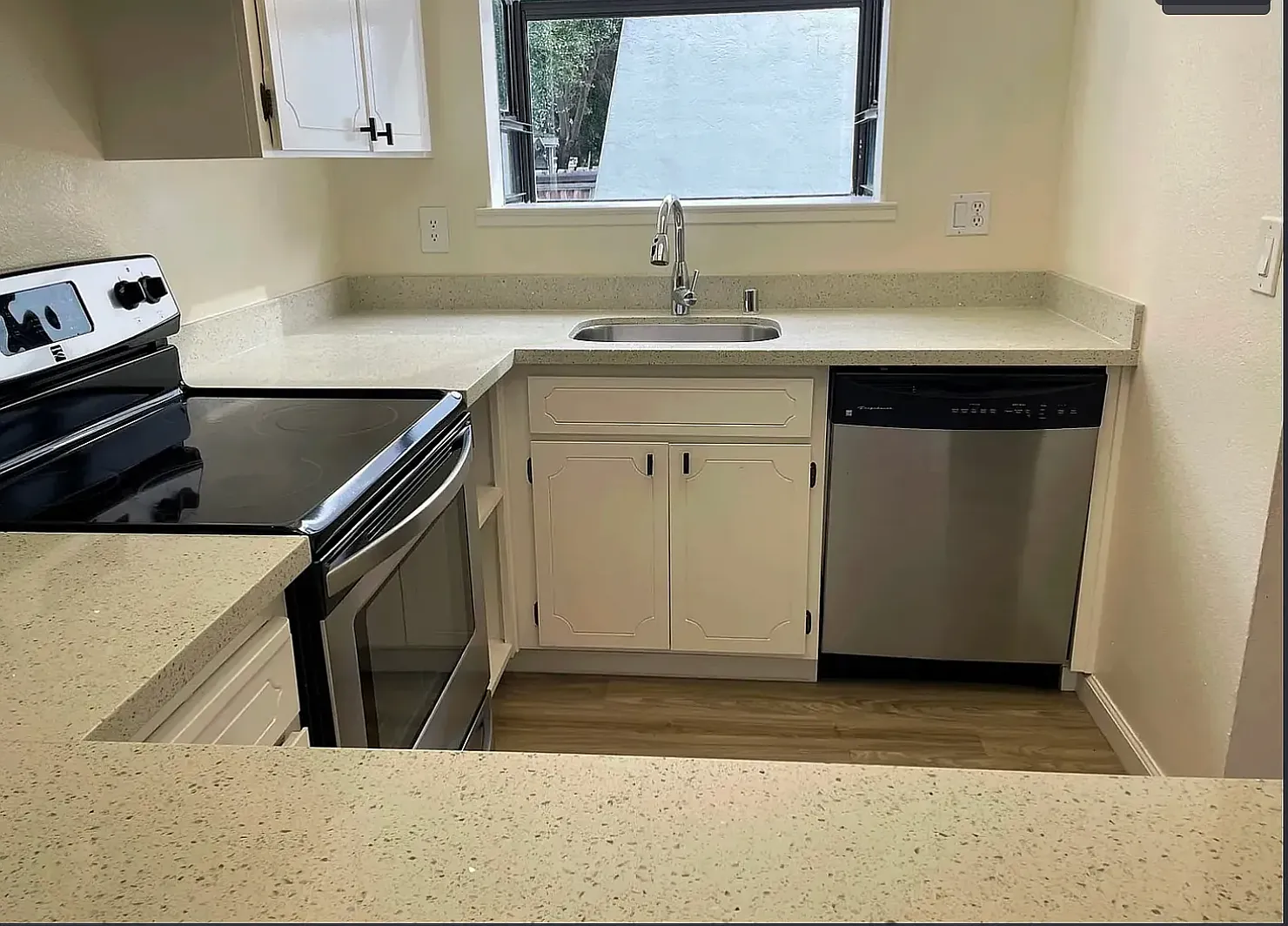 2 bed, 1.5 bath, 1123 sqft, $3,195 — Photo 1