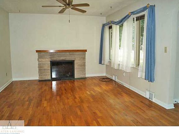 4th image of 944 N Foster Ave