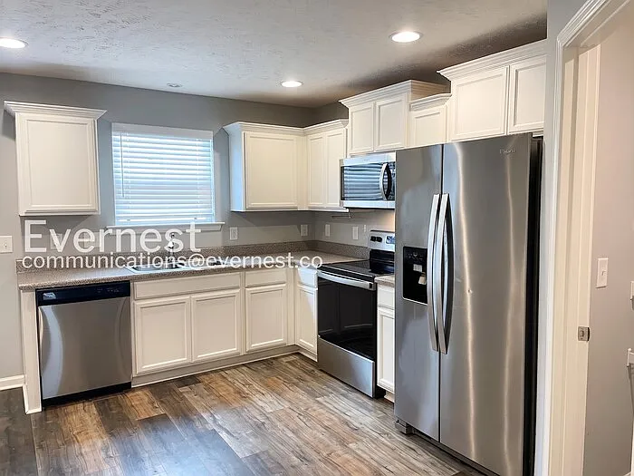 2 bed, 2.5 bath, 1128 sqft, $1,625 — Photo 3