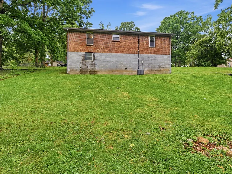 7222 Timberlane Dr — Photo 22