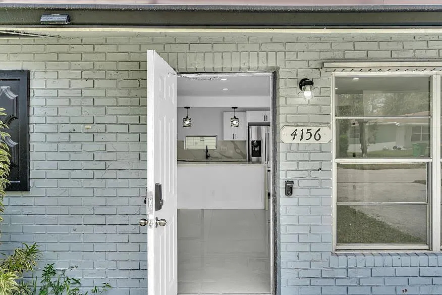 4156 SW 49th Ct — Photo 4