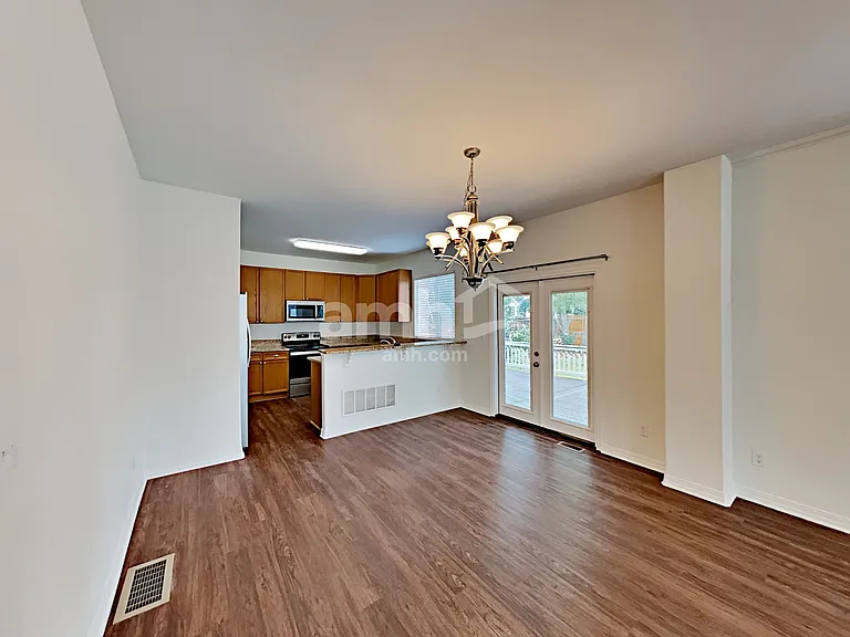 2542 S Genoa St — Photo 6