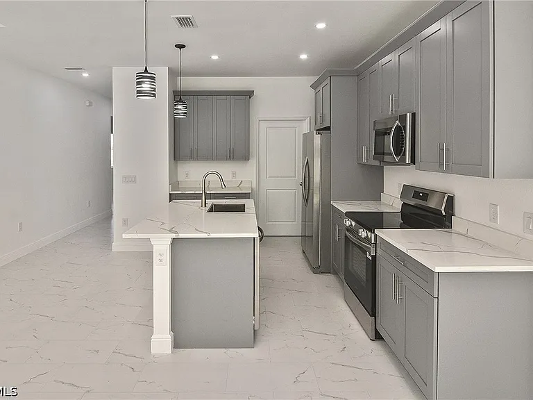 3034 Price Ave — Photo 4
