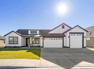 12110 Dunsmuir Dr, Pasco, WA 99301