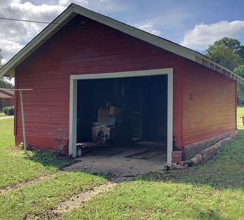 5th image of 1001 Jackson Ave N