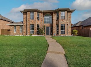 1624 Mockingbird Ln, Desoto, TX 75115