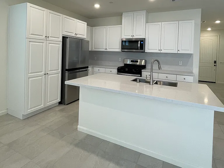 4018 Summer Way — Photo 3