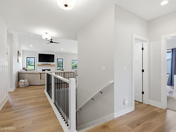 4th image of 2811 Bos Landen Dr