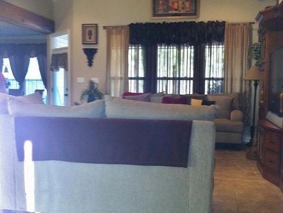 4th image of 152 James Dr