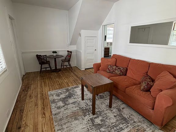 3rd image of 203 37th St APT T1