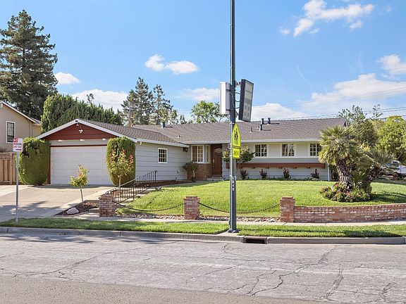 3rd image of 576 Cascade Dr