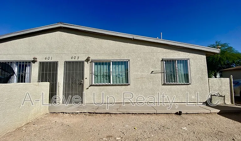 403 E Thoroughbred St — Photo 1