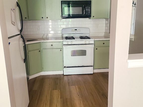 4th image of 56 Iroquois Dr