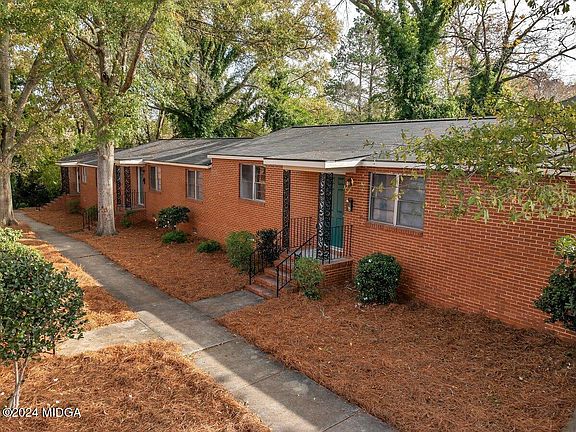 3rd image of 3445 Vineville Ave