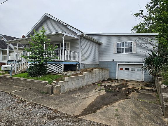 2nd image of 1415 S Washington St