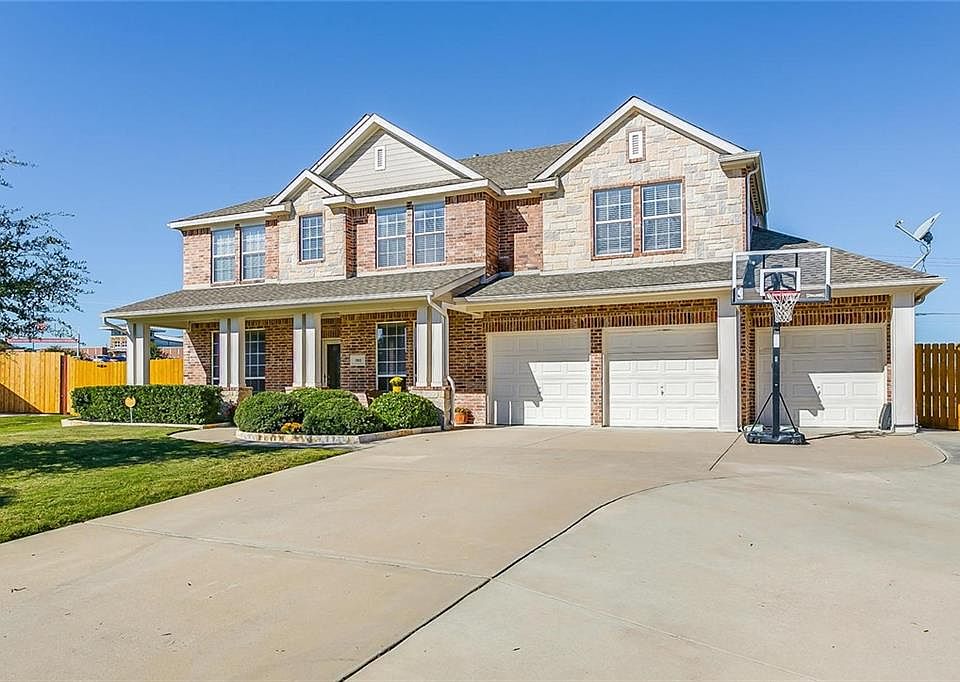 1st image of 701 Yaupon Ct