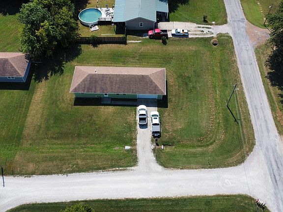 2nd image of 303 E Stacci Cir