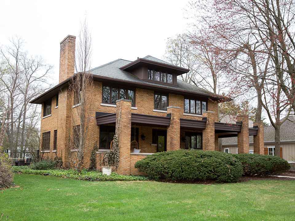 1st image of 712 Cambridge Blvd SE
