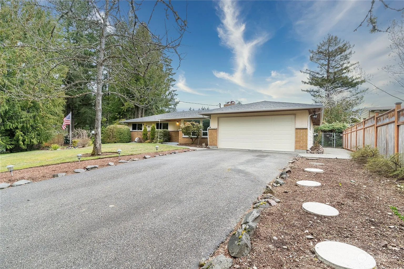 11507 93rd Avenue SW photo 1