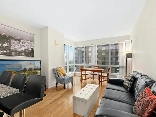 350 West 42nd Street image 1 of 7