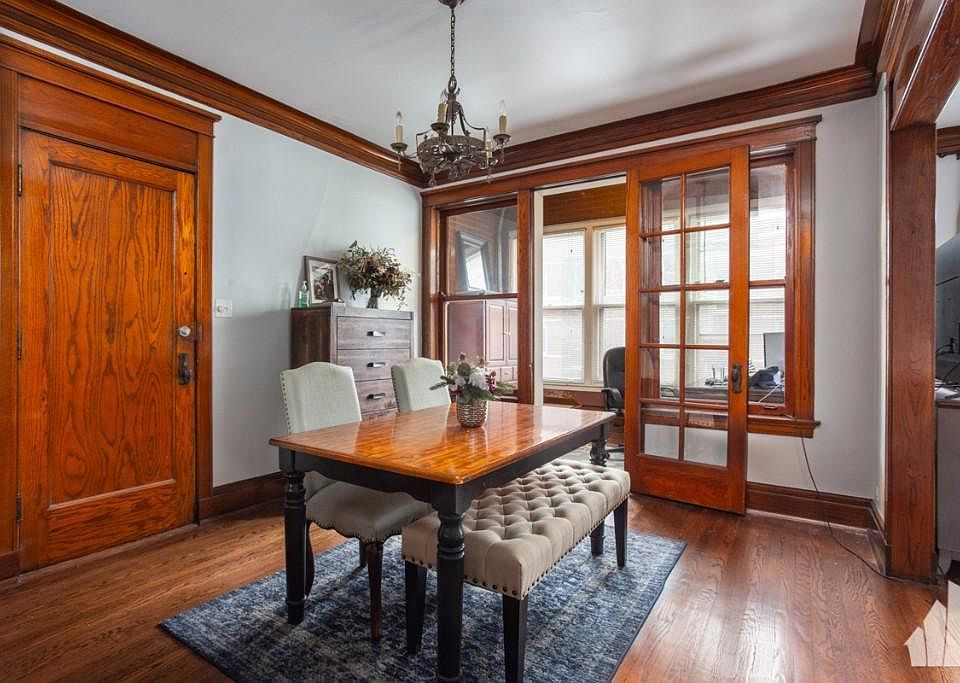 1st image of 3516 N Lakewood Ave #1121