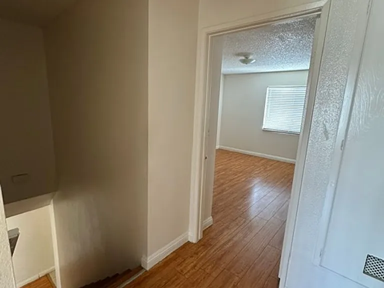 1552 Prospect Ave — Photo 16