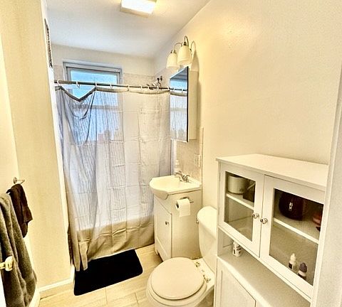 2nd image of 220 Hanover St APT 4