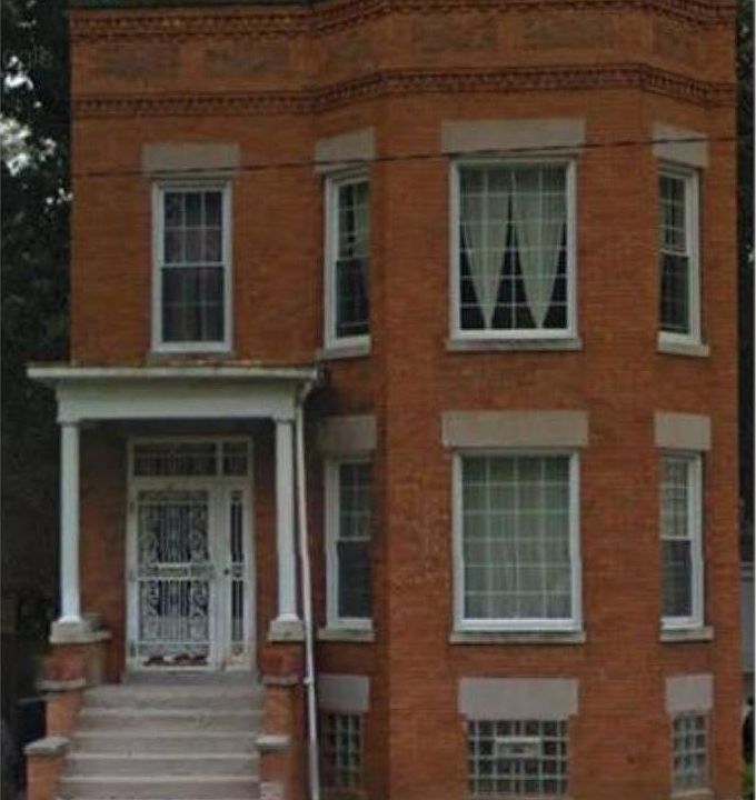 1st image of 9817 S Vanderpoel Ave