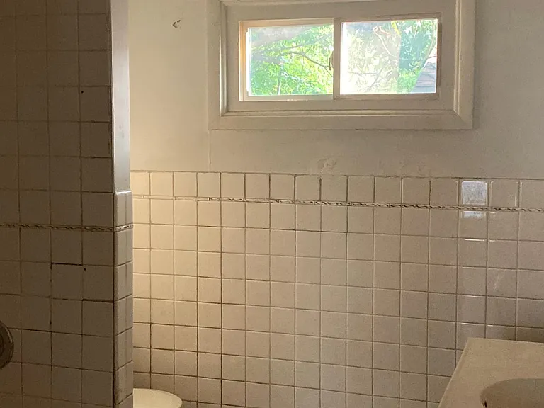 746 E Laurel St #1 — Photo 3