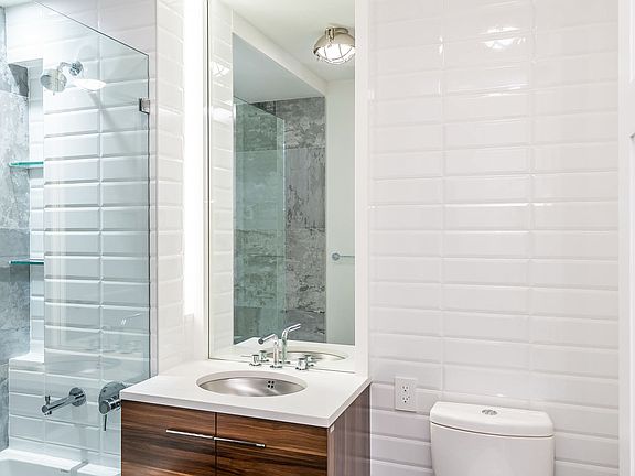 5th image of 670 Pacific St #423