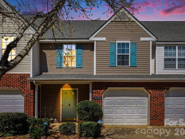 8652 Robinson Forest Dr, Charlotte, NC 28277
