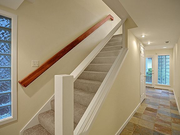 2nd image of 9314 SE 36th St
