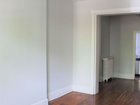 3rd image of 224 N Columbus St #1
