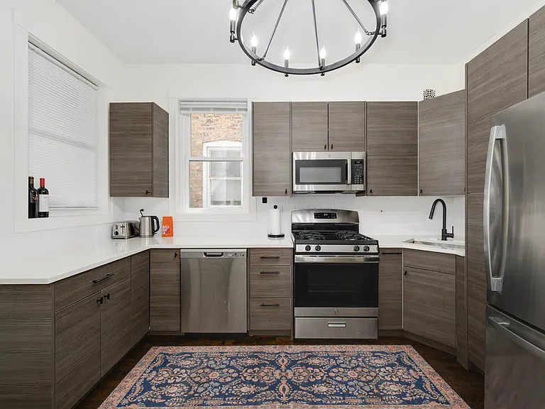 2703 N Sacramento Ave #2 — Photo 8