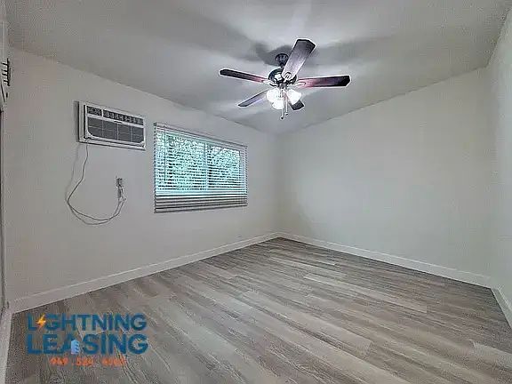 5th image of 251 5/3 S Loma Dr #18D