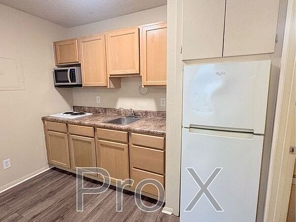 4th image of 926 N Goetz Blvd #11