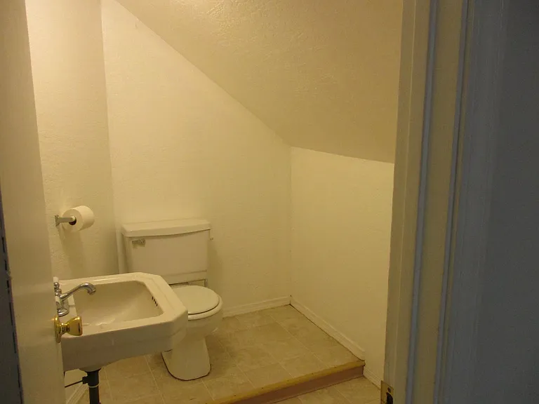 77 W 24th Pl — Photo 18