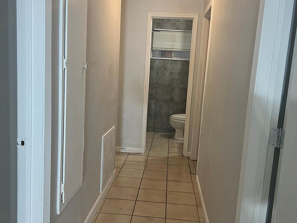 1st image of 11066 Spottswood Dr