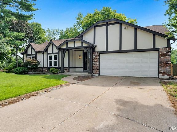 3rd image of 1035 Rosary Tree Ct
