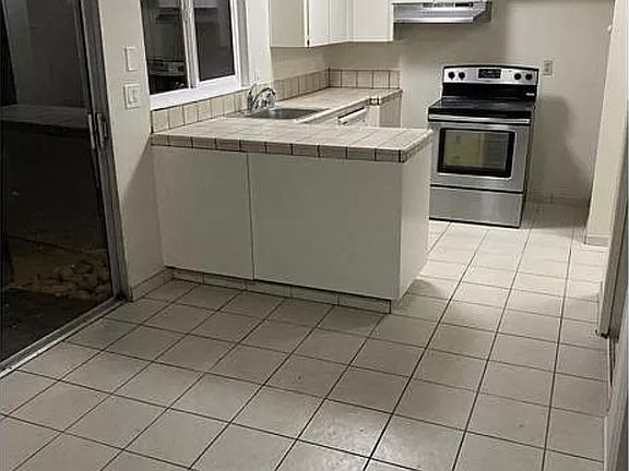 2nd image of 123 Jose Figueres Ave