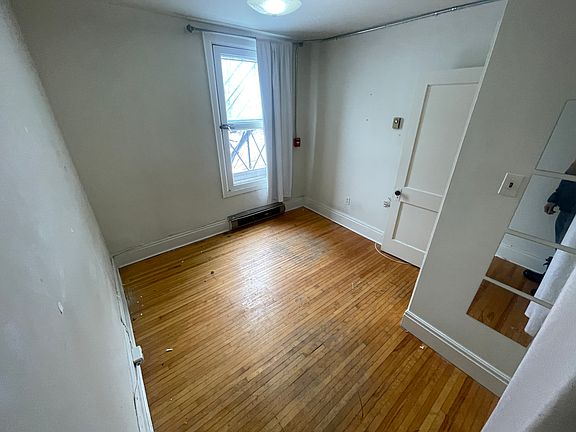 5th image of 301 Barrie St #1464061