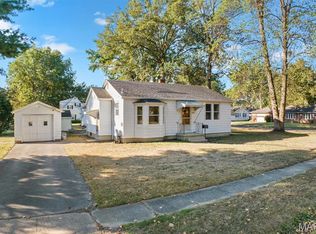 1032 W Madison St, Mascoutah, IL