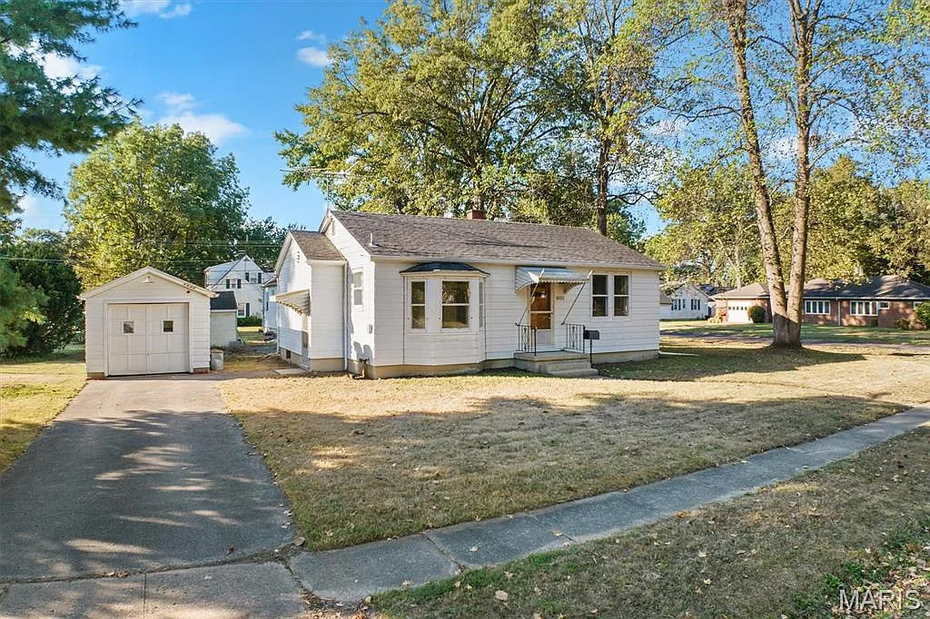1032 W Madison St photo 1