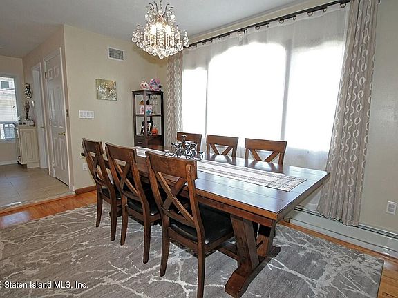 4th image of 50 Almond St