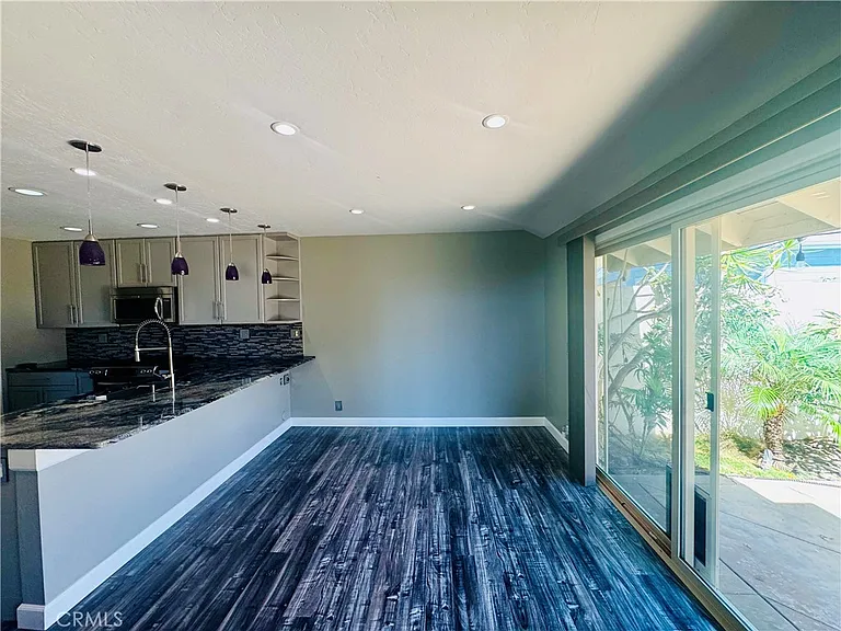 7895 Shell Cir — Photo 8