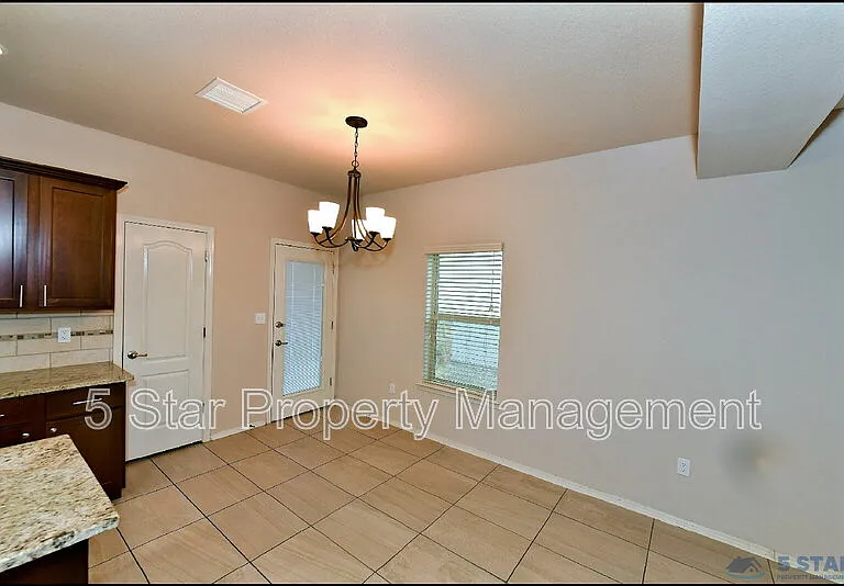 1908 William Caples St — Photo 10