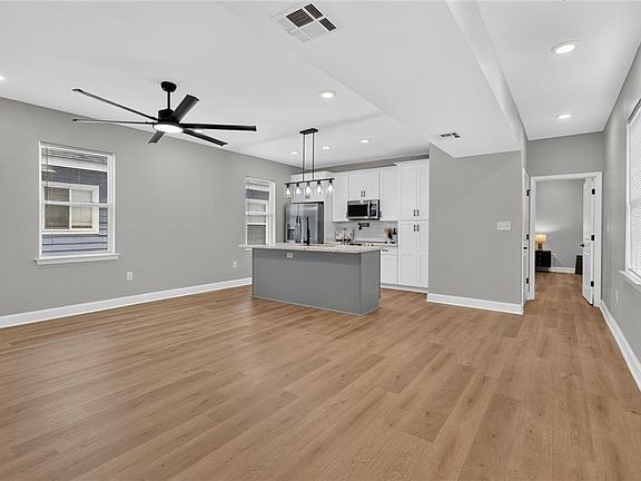 2nd image of 3521 Gibson St