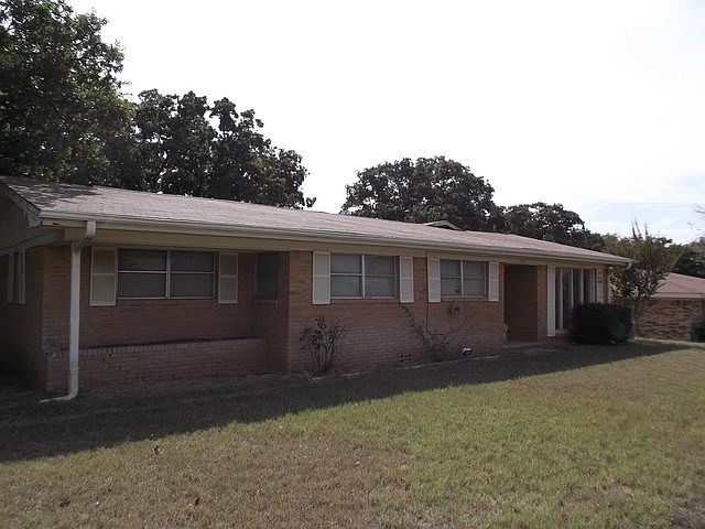 1st image of 145 Edwards Dr